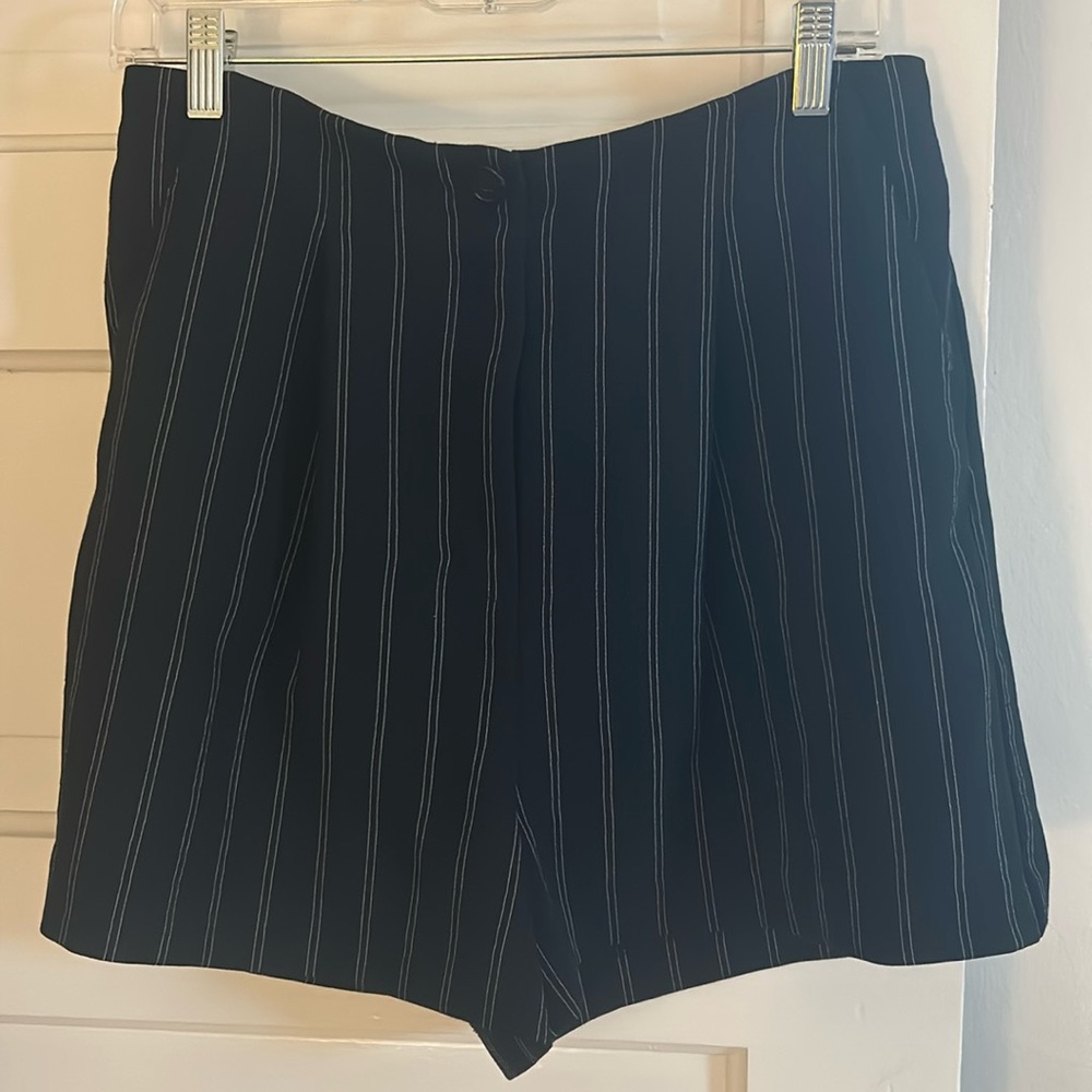 Aritzia Wilifred women’s shorts- size 10